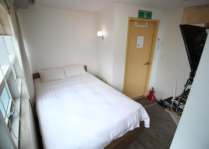 Hotel Kpop 2*