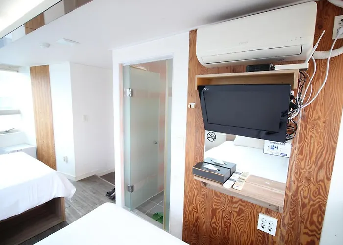 Kpop Hotel 2*